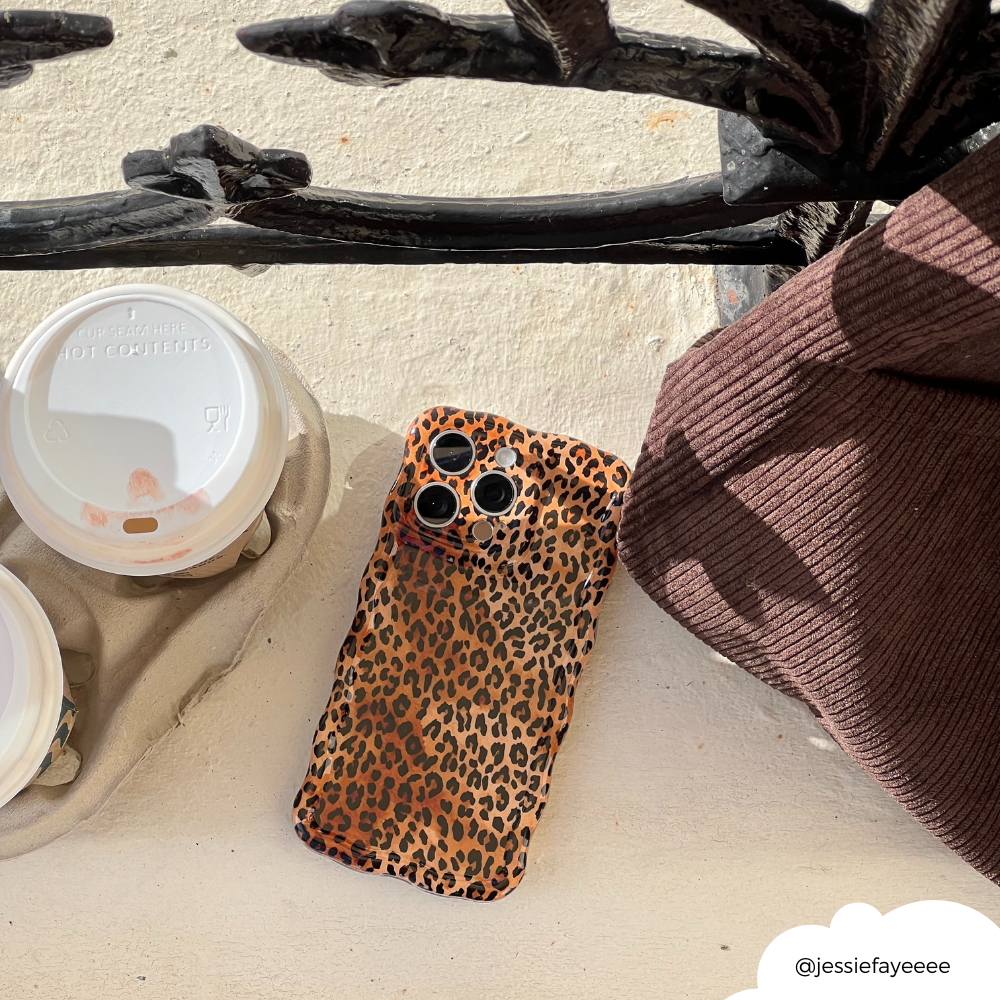 Wavy Phone Case - Leopard: IPhone 16