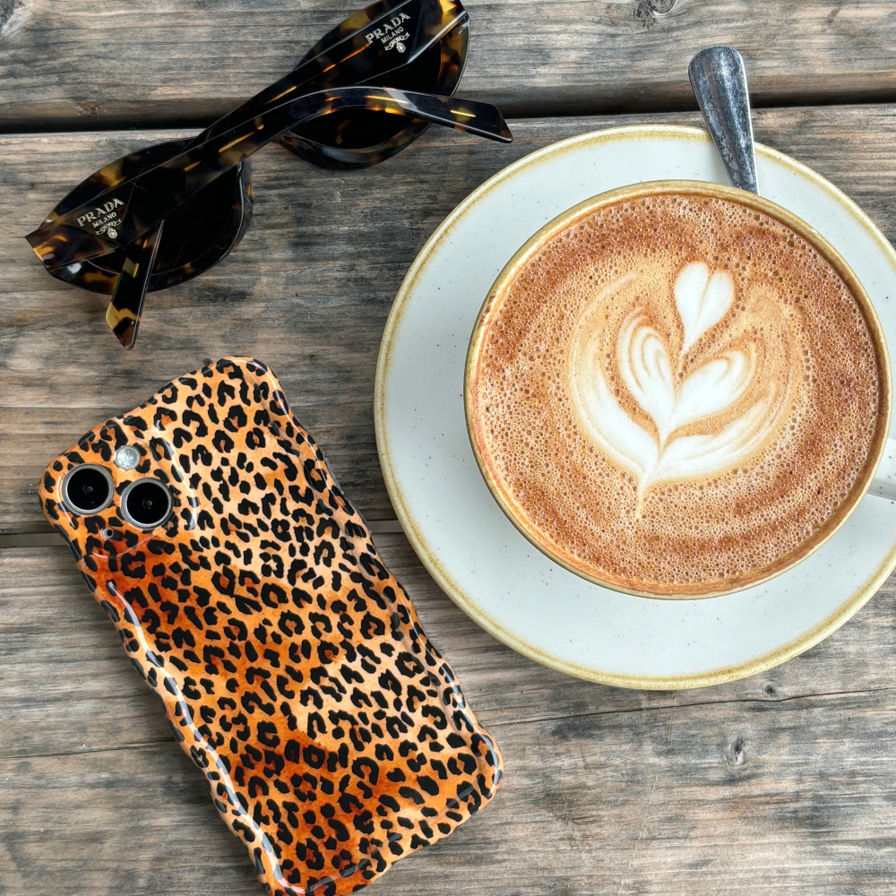 Wavy Phone Case - Leopard: IPhone 16