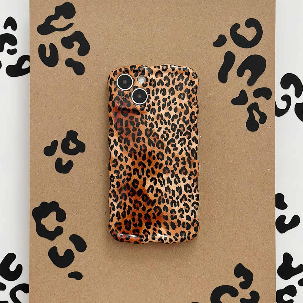 Wavy Phone Case - Leopard: IPhone 16